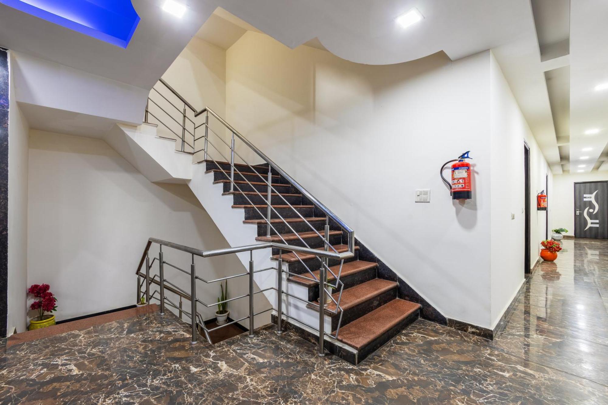 Kabul Hotel By Nexhub Palace - Medanta Gurgaon Buitenkant foto
