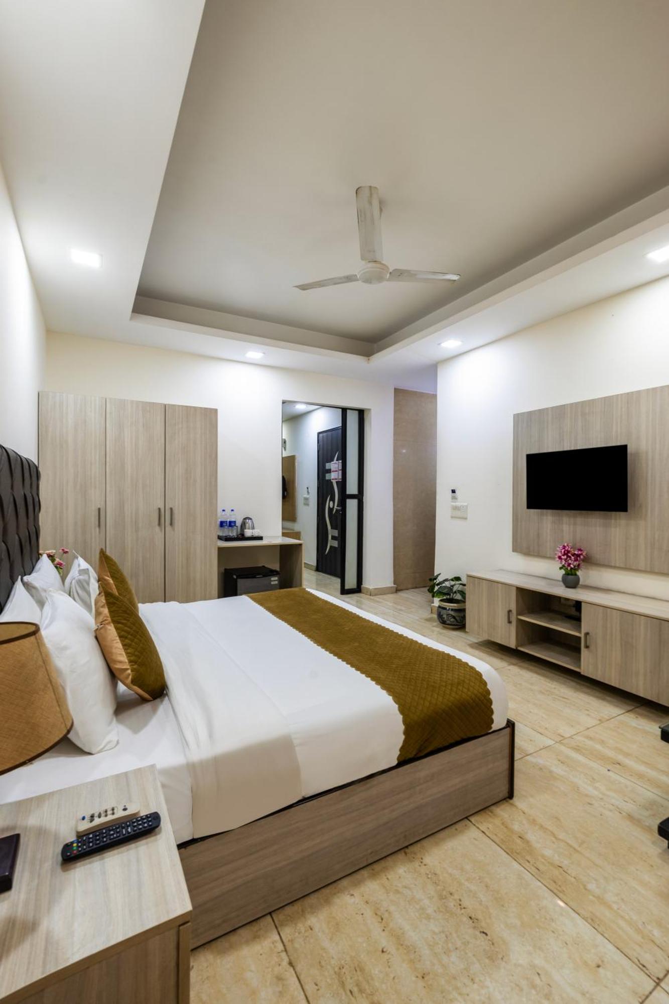 Kabul Hotel By Nexhub Palace - Medanta Gurgaon Buitenkant foto